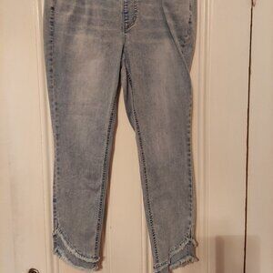 NWOT Isaac Mizrahi Light Denim Pull On Ankle Jeans w/ Angled Frayed Hem size 12